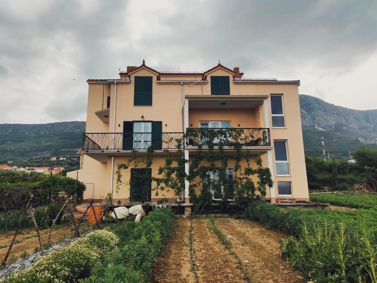 4-Star Apartments Bianco Kaštela Eksteriør bilde