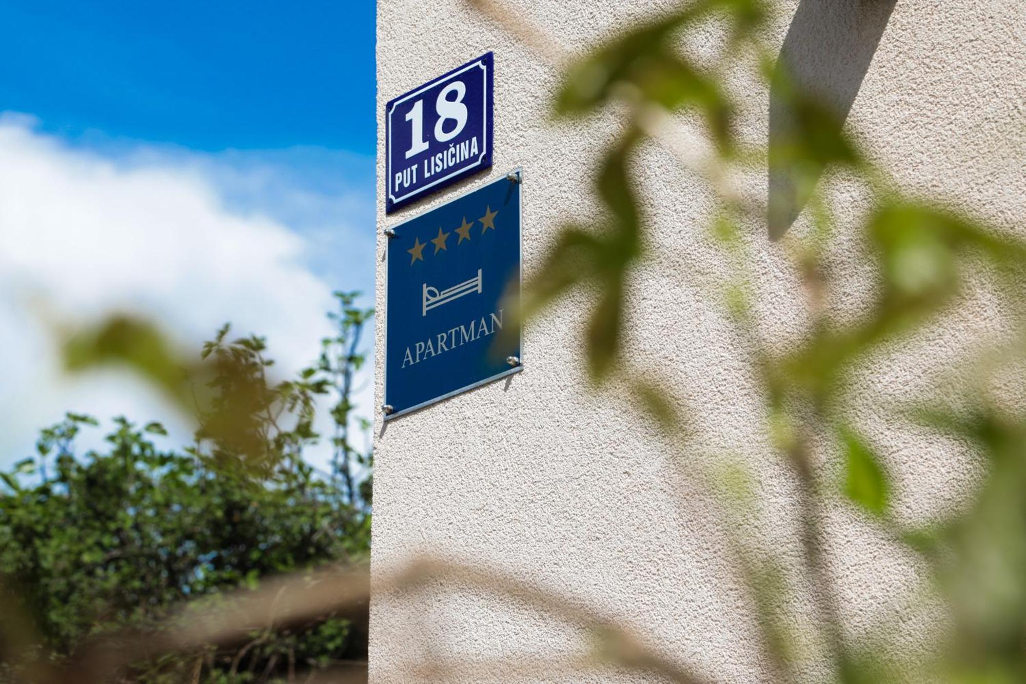 4-Star Apartments Bianco Kaštela Eksteriør bilde